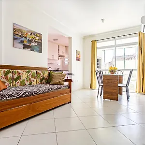 Apto 2 Suites, Ideal Famílias, 30m Do Mar , Florianópolis Brasil